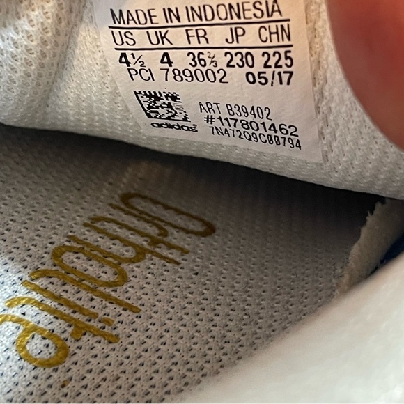 Adidas SuperStar Women Size 4.5 - Picture 9 of 9